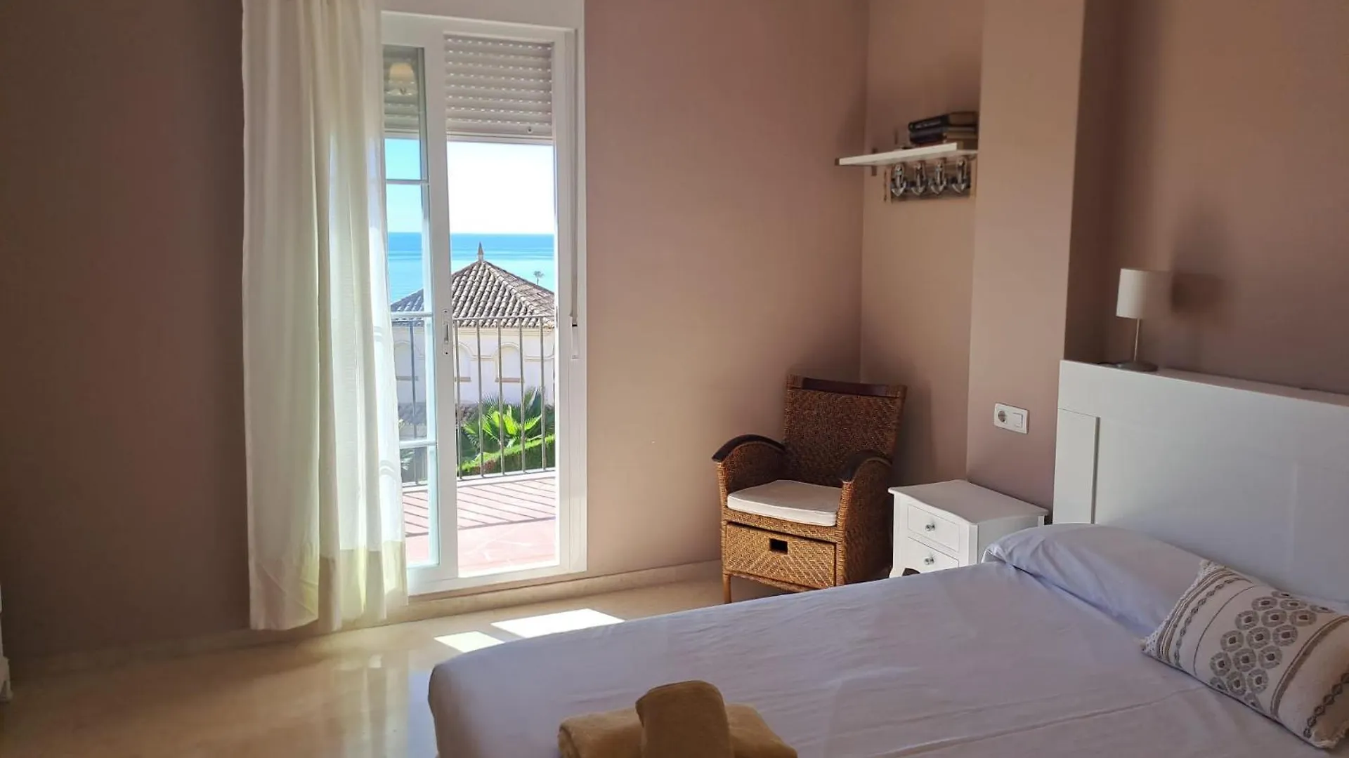 Amplio Y Cerca Del Mar Disponible Parking Apartman Manilva Spanyolország